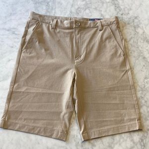 Boys Vineyard vines performance breaker shorts khaki size 18